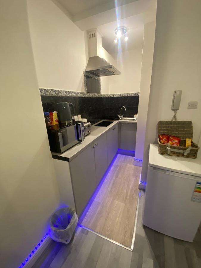 Cosy 1 Bedroom Apartment Лондон Екстериор снимка